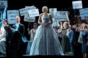 Das Theater Bonn Startet Mit Einer Glanzvollen Premiere Von Evita In Die Neue Spielzeit Maybe Musical